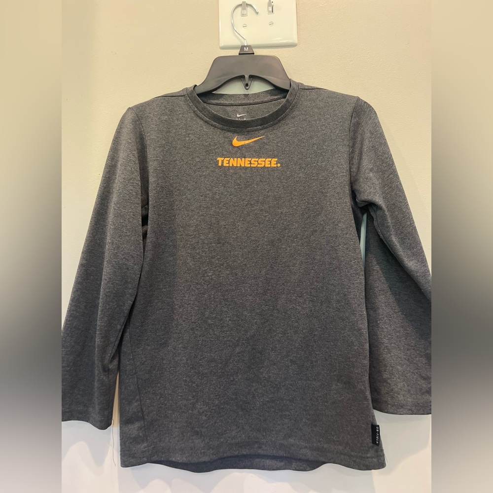 Nike Tennessee long sleeve top!
